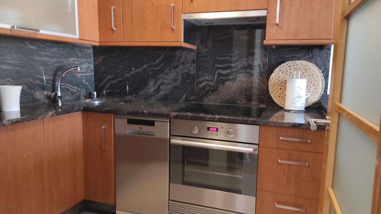 En 4 Centrico Con Parking Apartment Ribeira